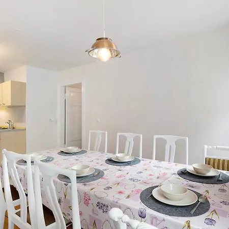 Semesterbostad Starenhof *