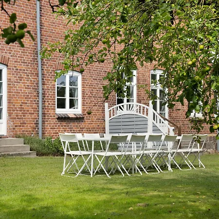 Semesterbostad Starenhof *